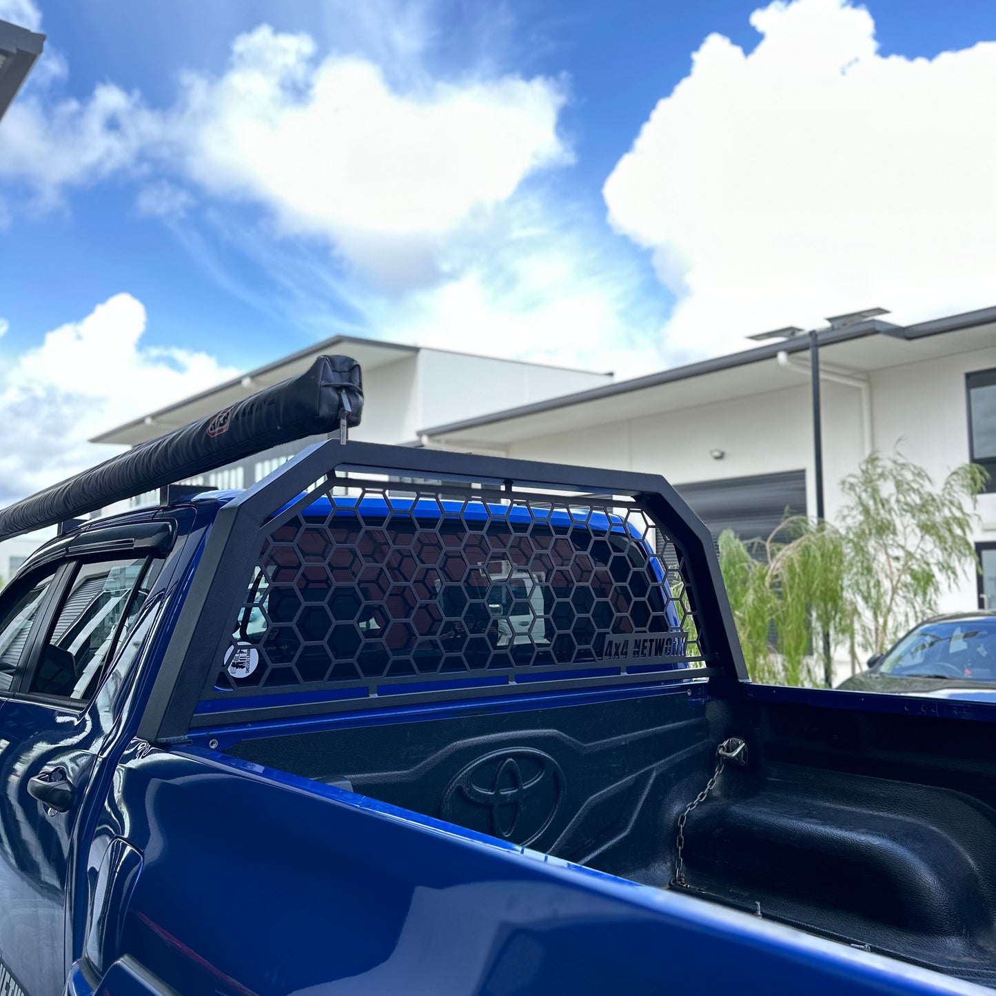 SR5 N80 Hilux (2015+)Tub Racks