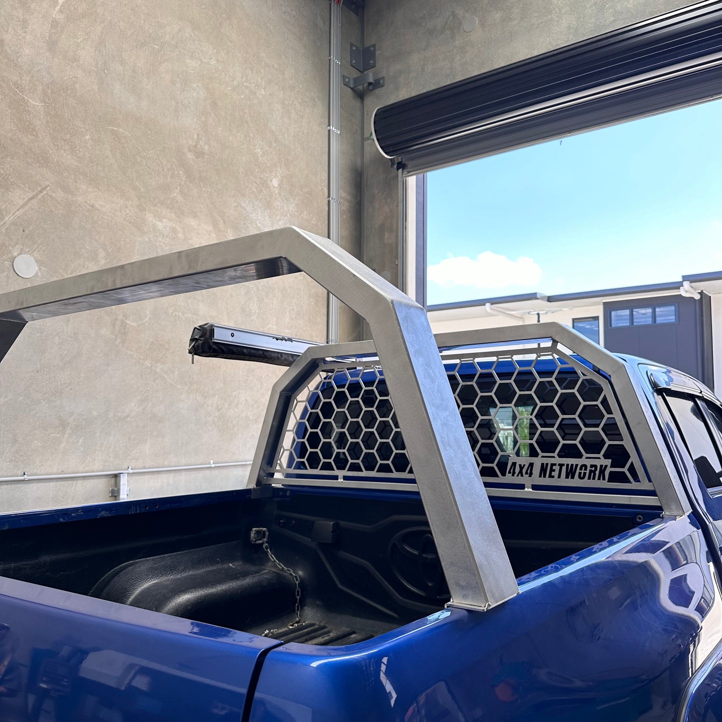 SR5 N80 Hilux (2015+)Tub Racks