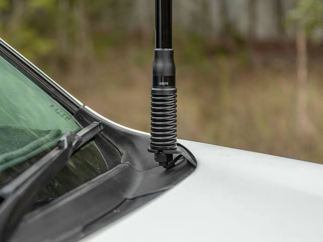 4JJ3 BT-50/D-MAX Bonnet Aerial Mount (2020+ Dmax & BT50)