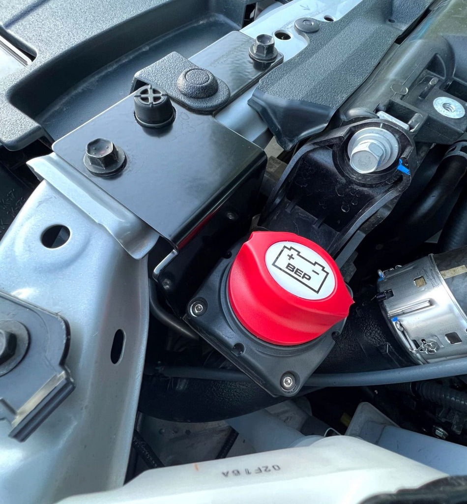 N80 BATTERY/WINCH ISOLATOR BRACKET AND ISOLATOR